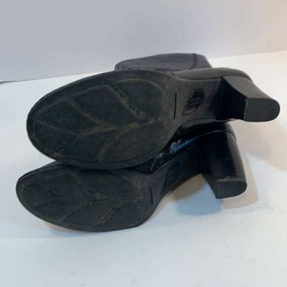 Born mid height leather heeled boots size 9 1/2 - Picture 6 of 9